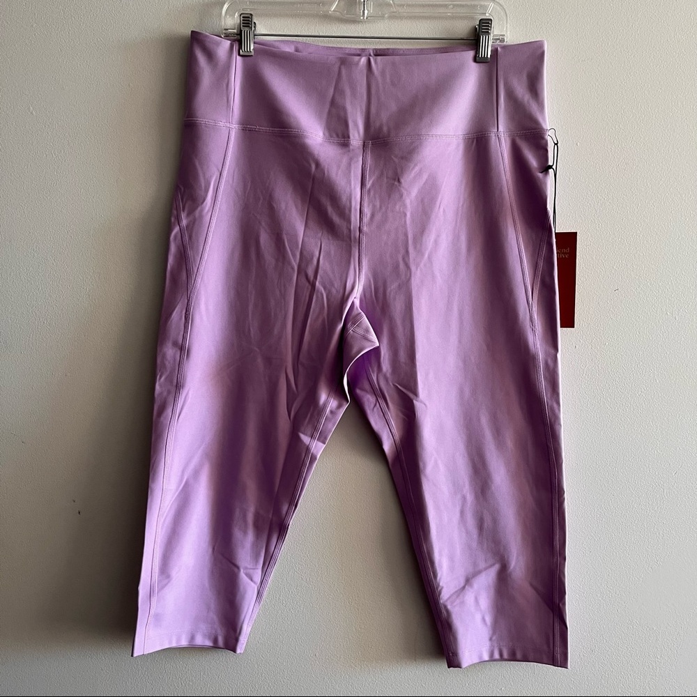 NWT girlfriend collective Droplet crop tights. 19 1/2” inseam